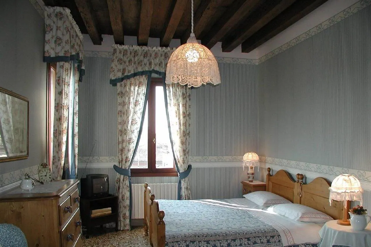 At Home A Palazzo Venice 3*,  Italy