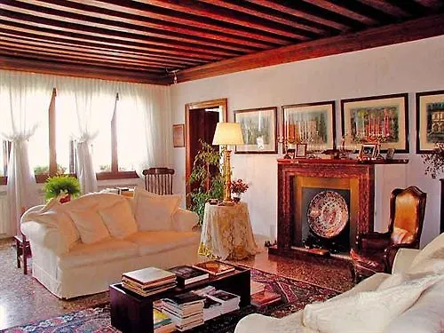 Bed & Breakfast At Home a Palazzo Venezia
