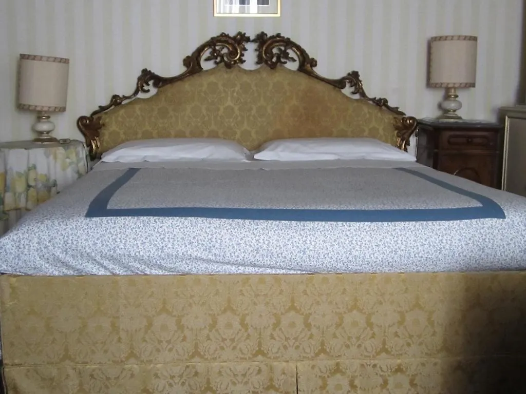 At Home A Palazzo Venecia Bed and breakfast